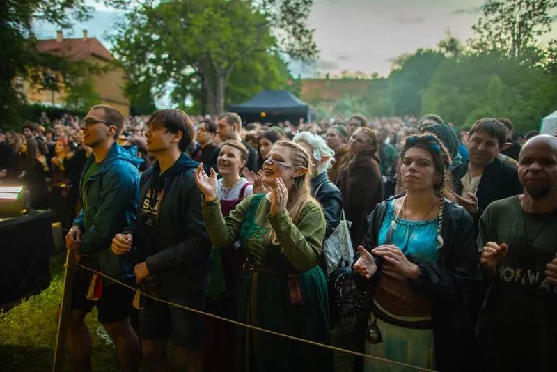 Con Morhen 2025 — 80